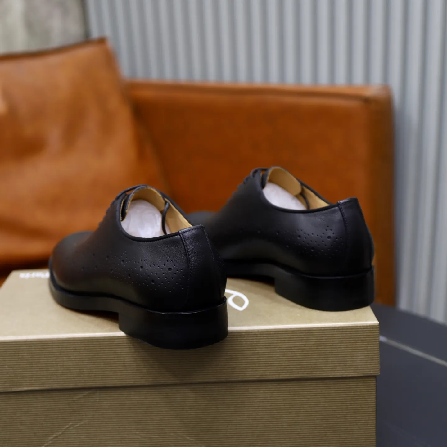 Ex-factory price: 620💰Christia*.Loubouti*🆑High-end men’s business formal leather shoes | Classic red sole shoes | Original imported first-layer cowhide | Water-dyed cowhide lining | Italian imported red rubber outsole | High-end luxury | Perfect interpretation of fashion, sunshine, style, suitable for various occasions Size: 39-44 (38.45 custom-made)